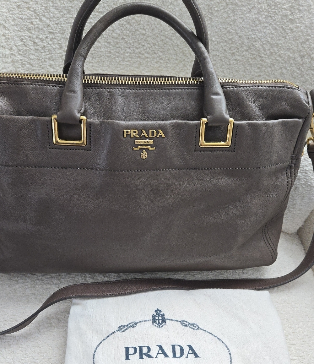 Prada‎ Brown Leather Bag - Picture 4 of 17